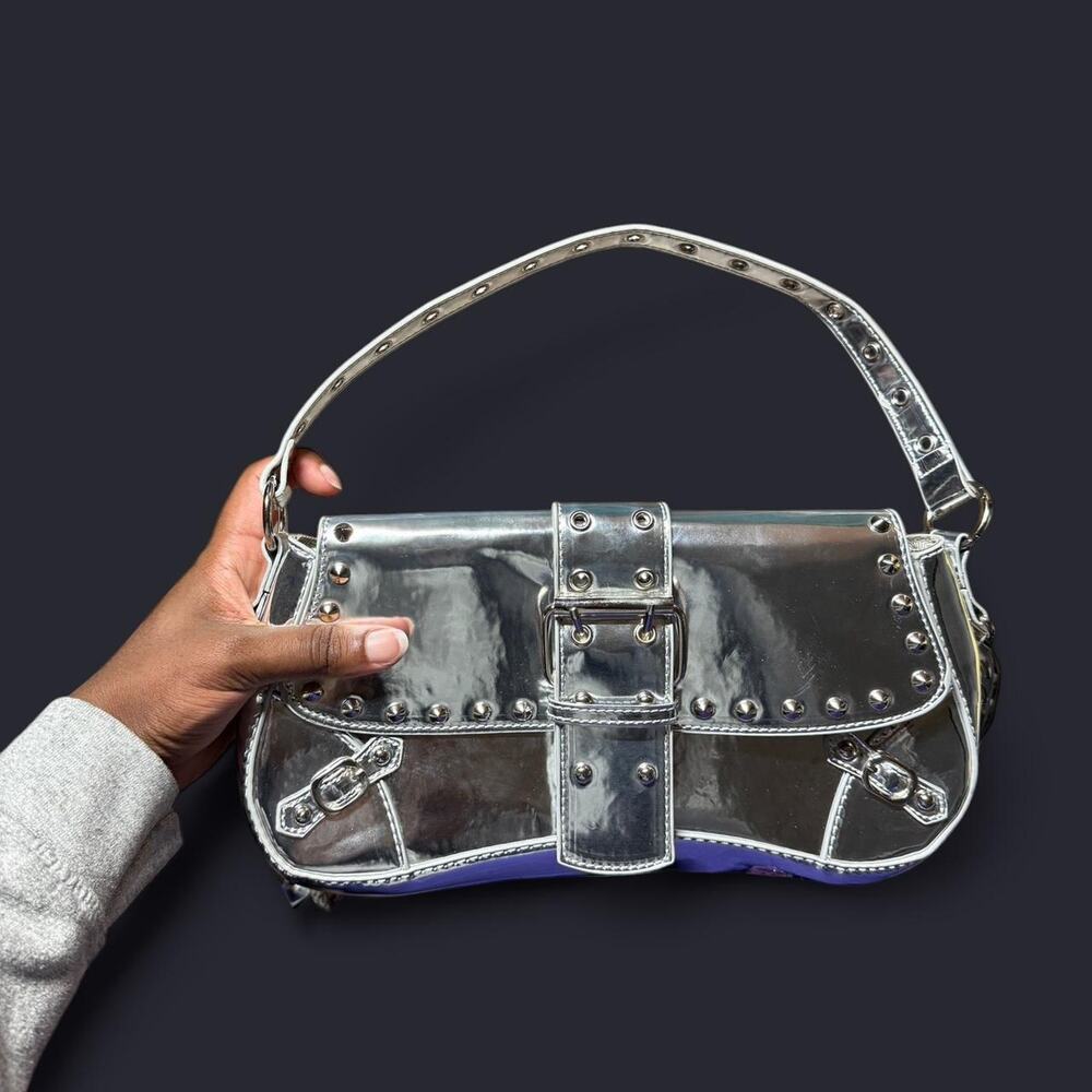 Silver/metalic futuristic shoulder bag